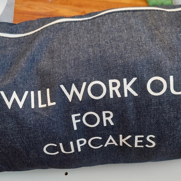 "Will Workout For Cupcakes" Duffle Bag ( BagC) - Picture 4 of 6
